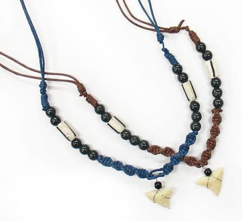 321002 Woven Beaded Shark Tooth Necklace